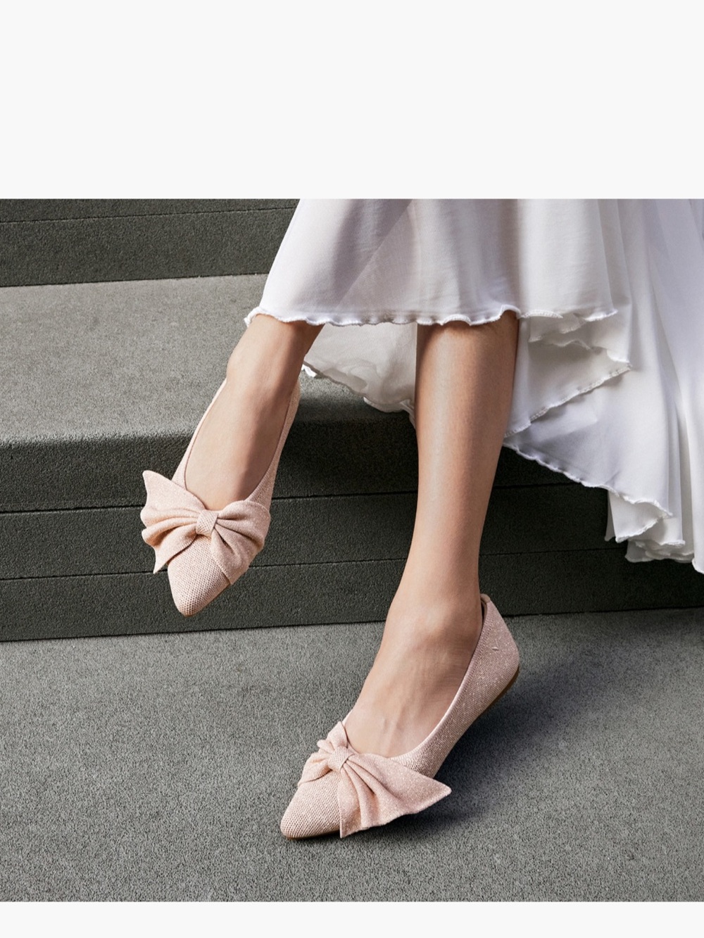 Women’s Vivaia Azura Blush Pink Bow Pointed-Toe Flats. Size 8. EU 39. Rose Gold